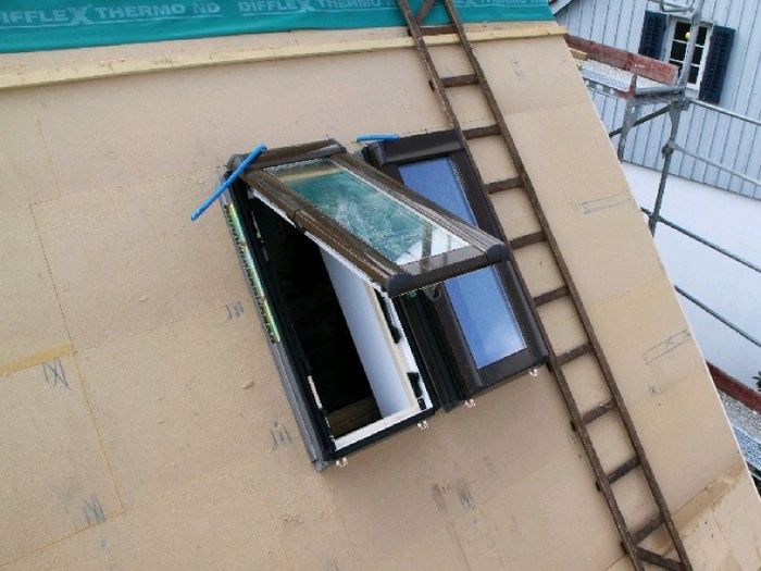 Unterdachkonstruktion im Aufbau